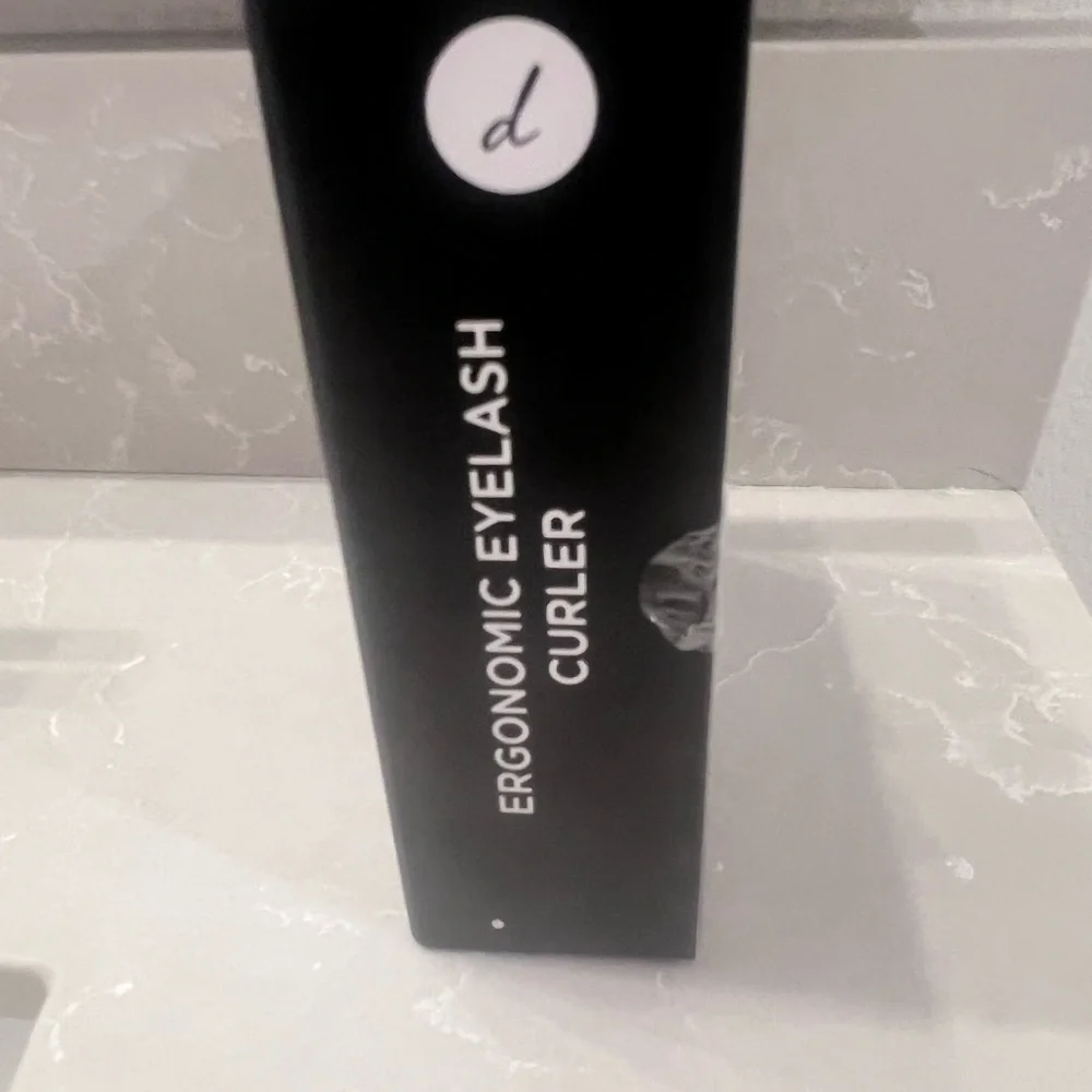 Danielle Creations Black Eyelash Curler - Picture 4 of 5